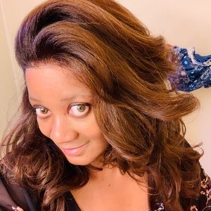 Outre HD Lace Wig JULIANNE Color DR4/GDNHNBL